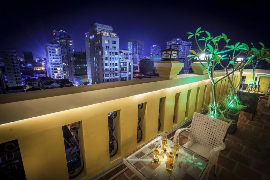 The Mou Hotel Phnom Penh Esterno foto